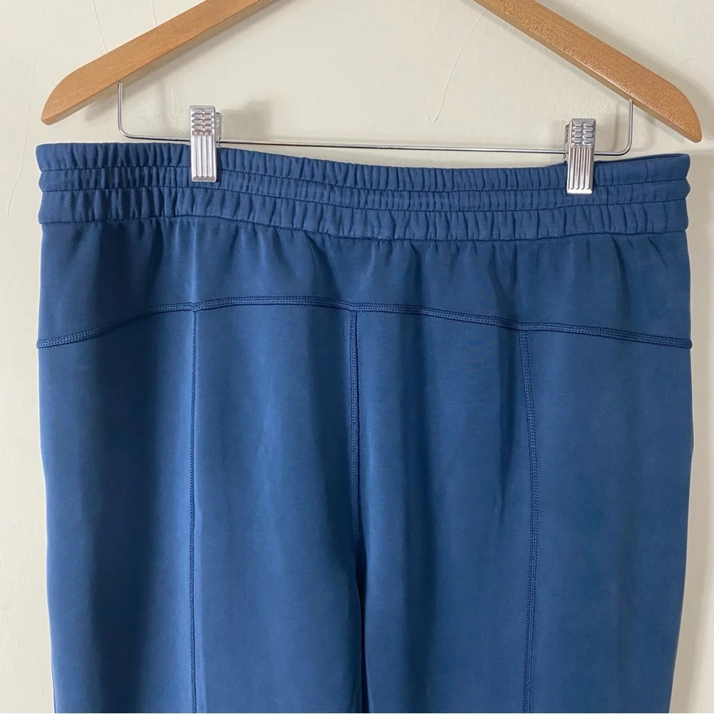 LIKE NEW Lululemon Softstreme High Rise Straight Leg Crop Pants True Navy - 12